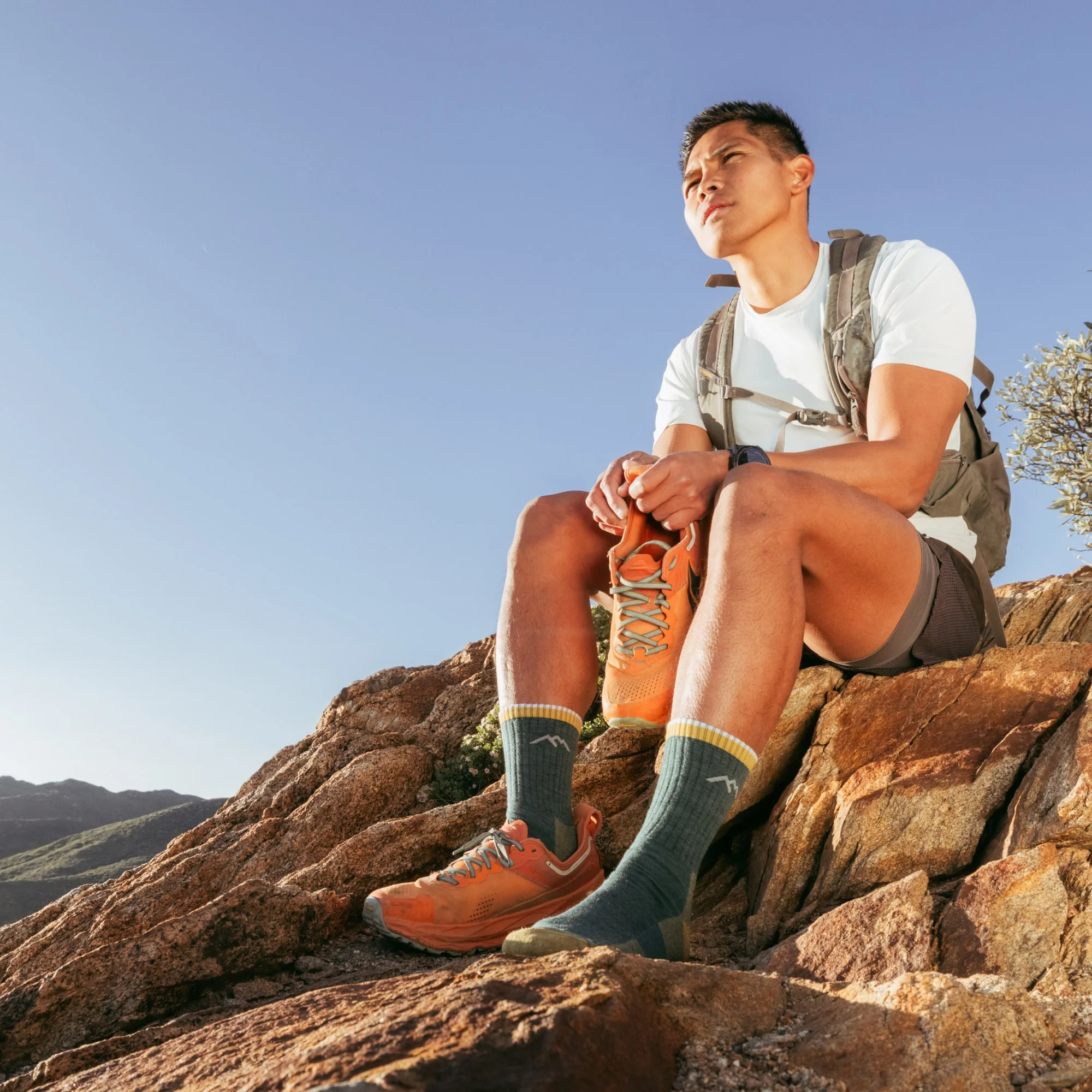 Men's Hiker Micro Crew Midweight Hiking Socks - Image 23