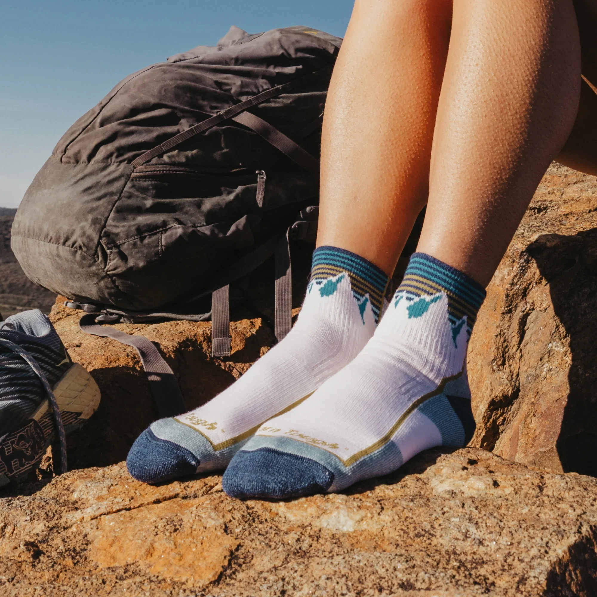 Women's Hiker Quarter Midweight Hiking Socks - Image 11